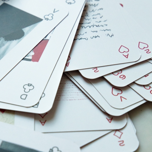Un jeu de cartes par Amelie maison d'art et ses artistes 